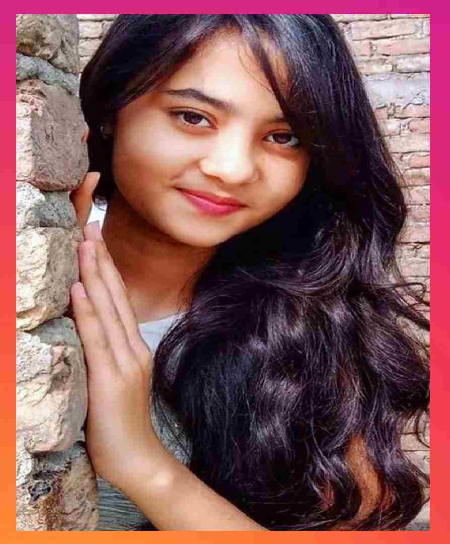 Beautiful Cute Simple Girl Pic
