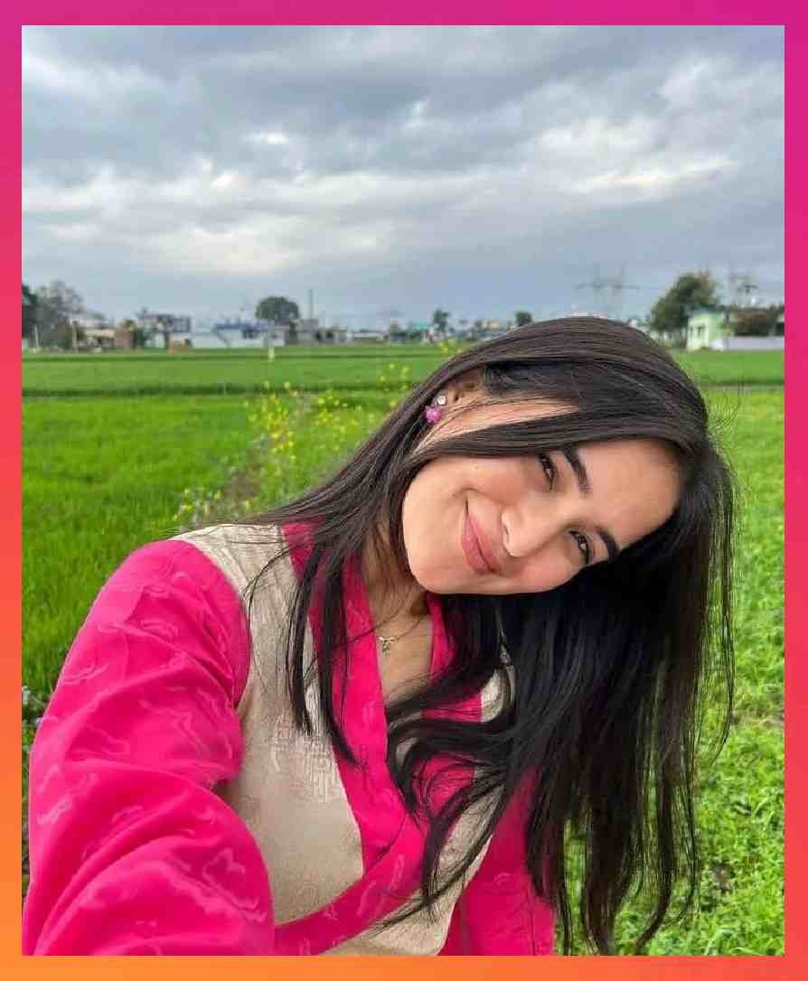 Beautiful Cute Simple Girl Pic