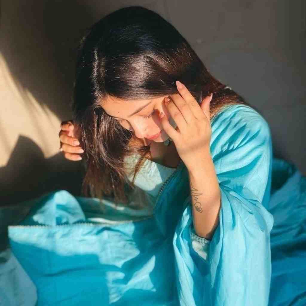 Cute WhatsApp DP for Girls