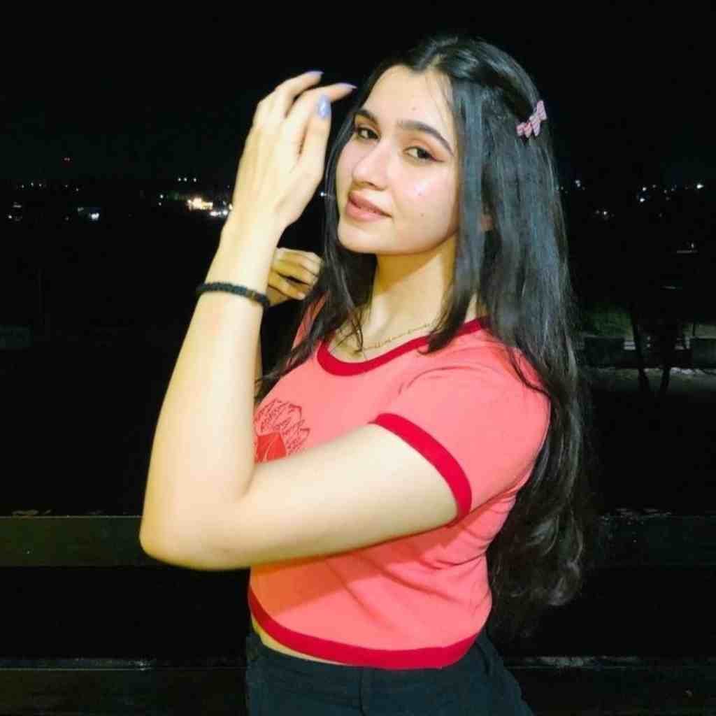 Cute WhatsApp DP for Girls