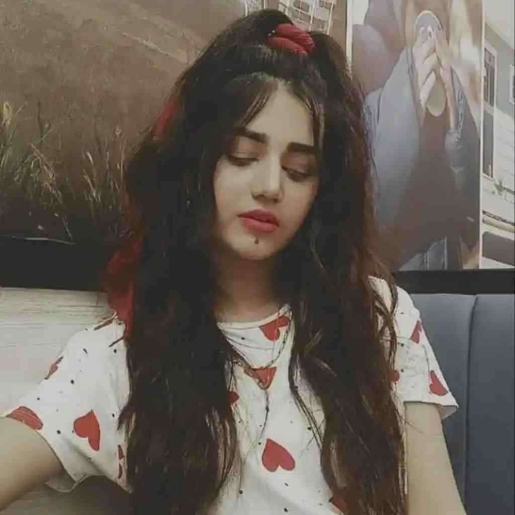 Cute WhatsApp DP for Girls