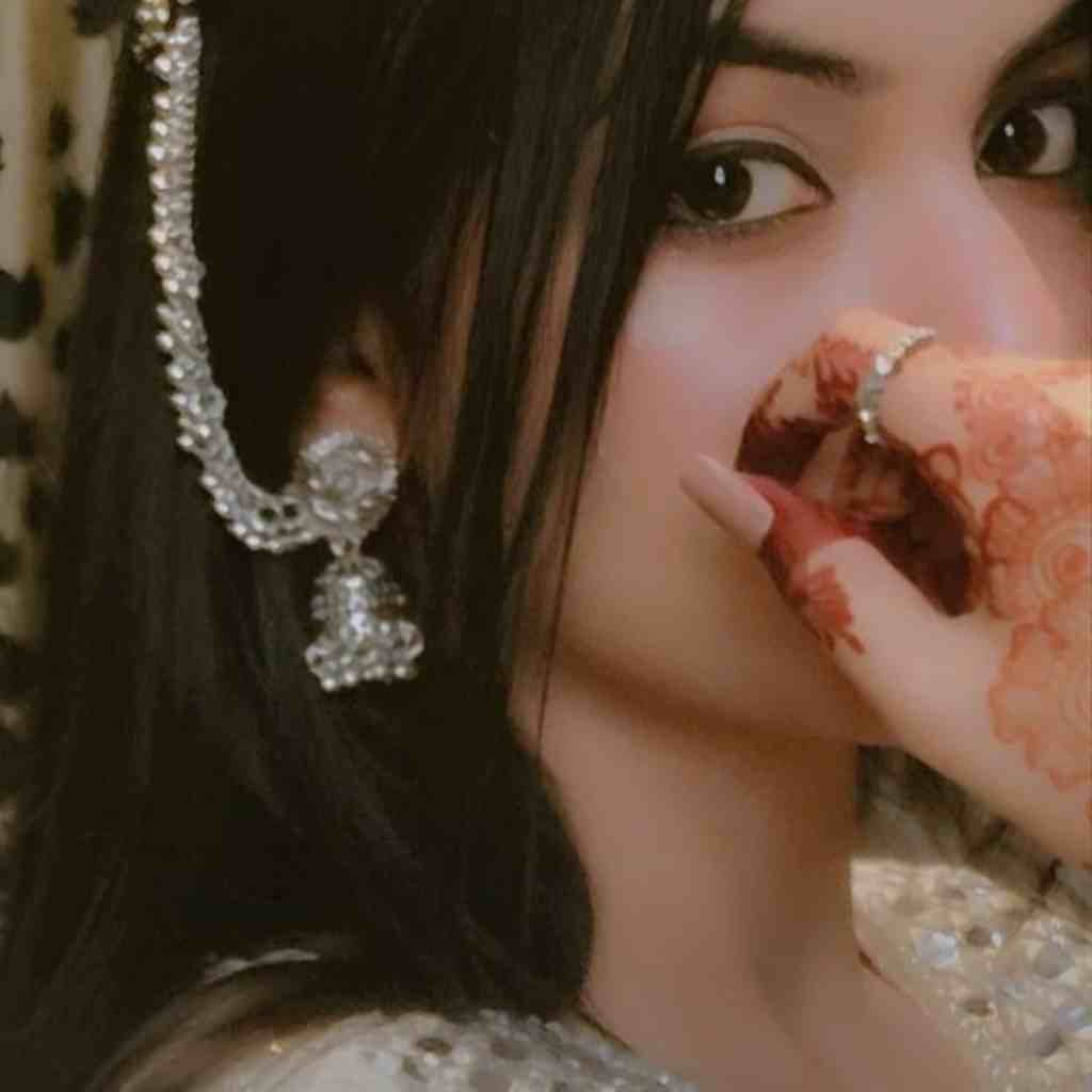 Cute WhatsApp DP for Girls