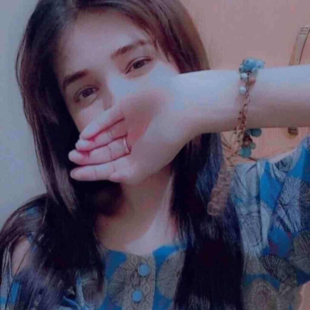 Hidden Face Attitude Instagram DP For Girls