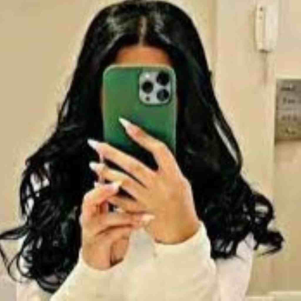 Hidden Face Attitude Instagram DP For Girls