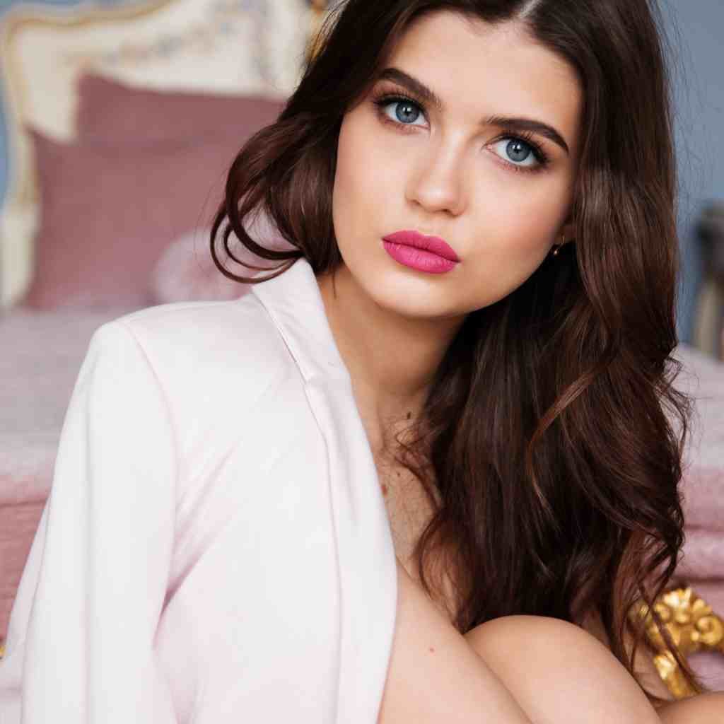 Unique WhatsApp DP for Girls