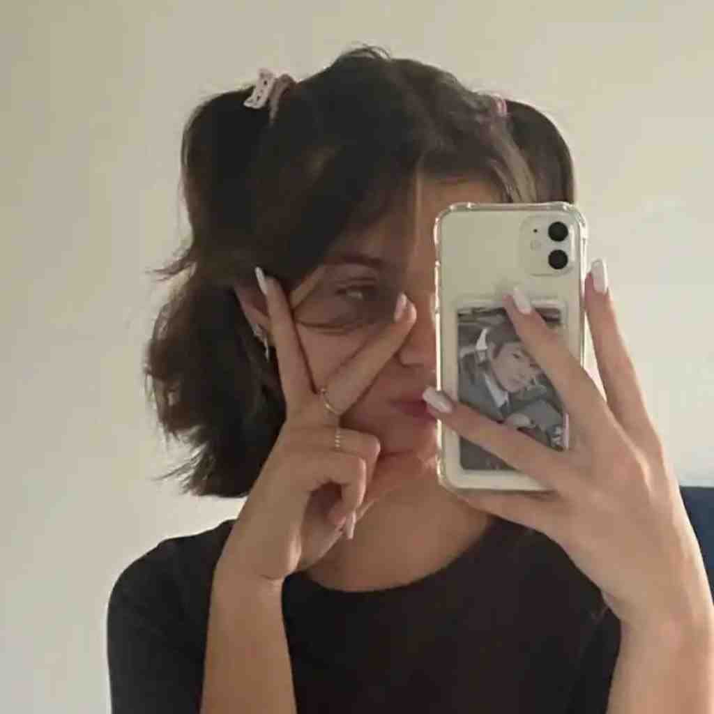 WhatsApp DP For Girls